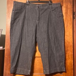Lee capris size 22